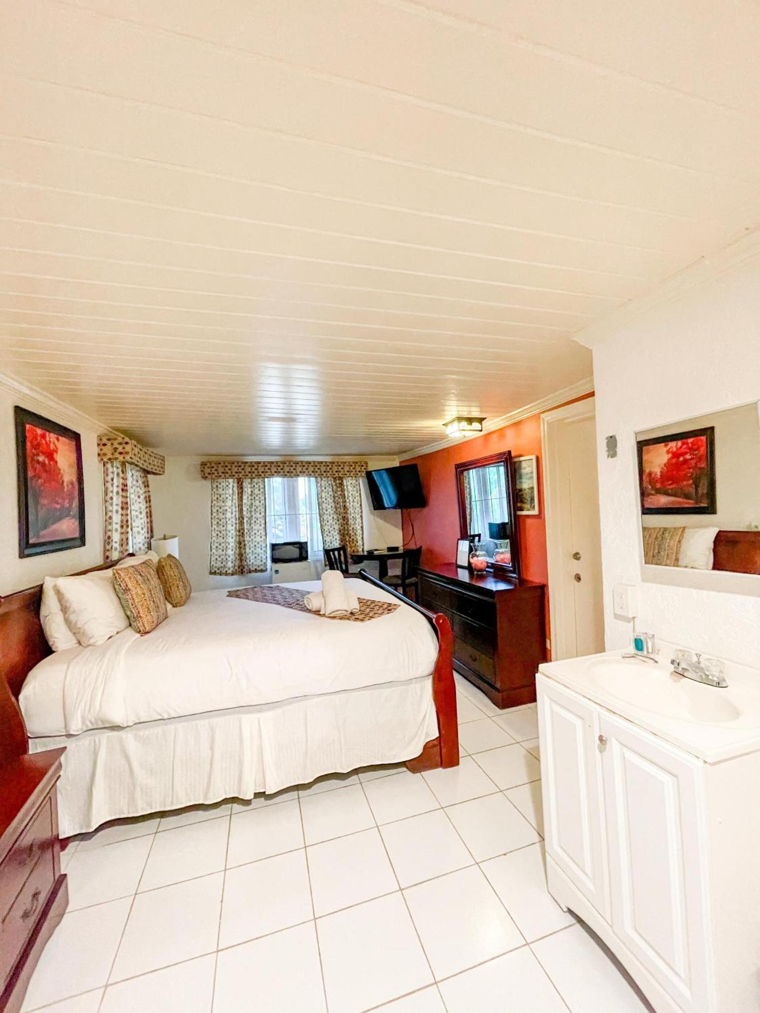 Golden Palms House Bed & Breakfast Nassau Bagian luar foto