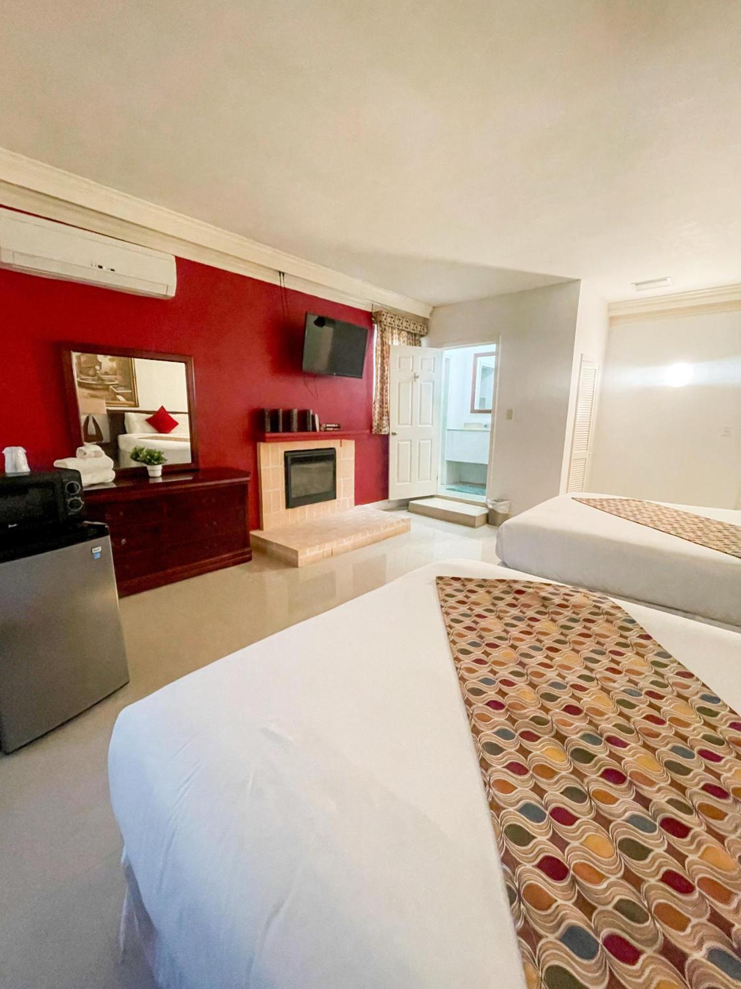 Golden Palms House Bed & Breakfast Nassau Bagian luar foto