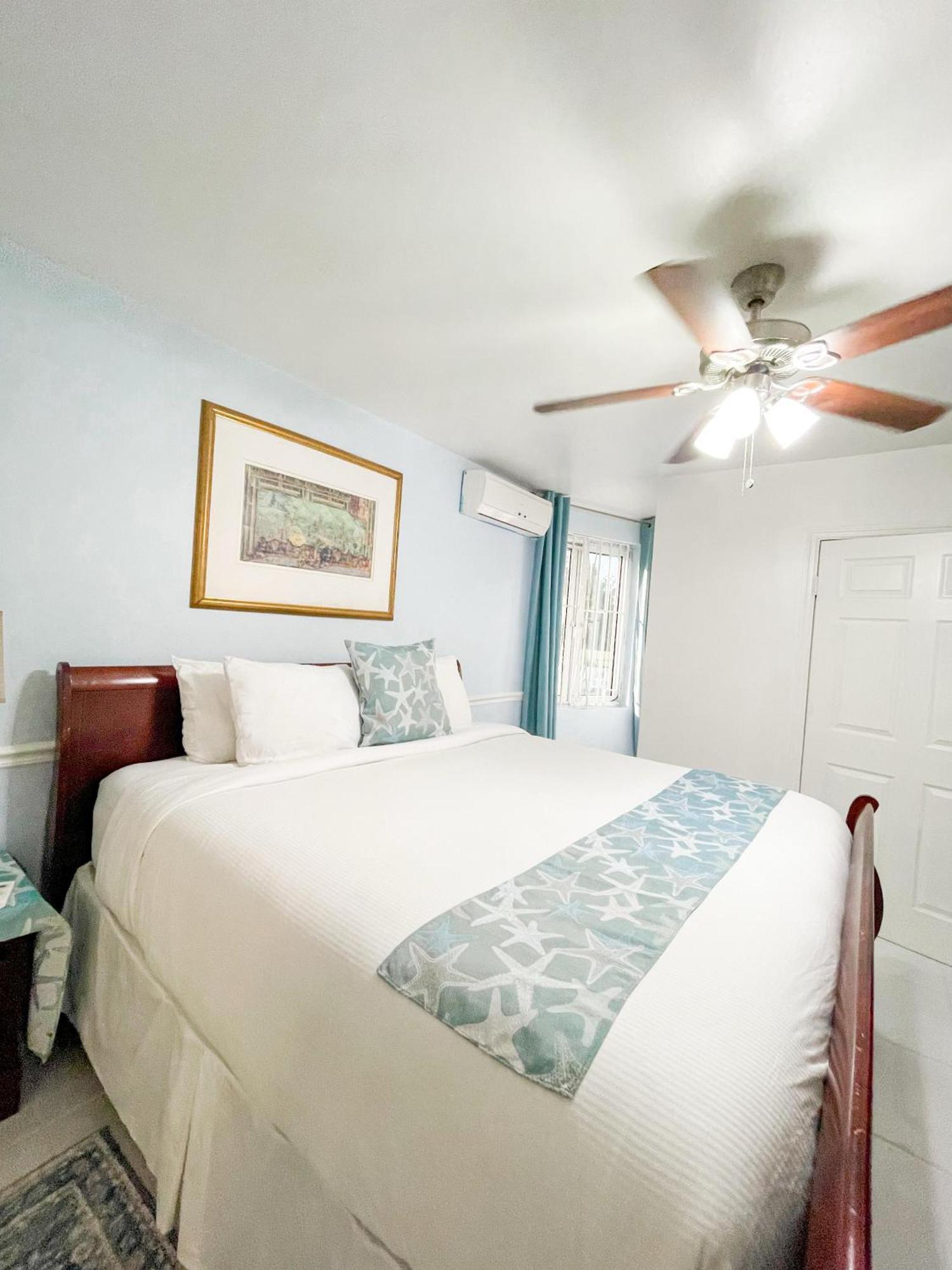 Golden Palms House Bed & Breakfast Nassau Bagian luar foto